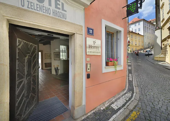 Green GrapeHotel Prag